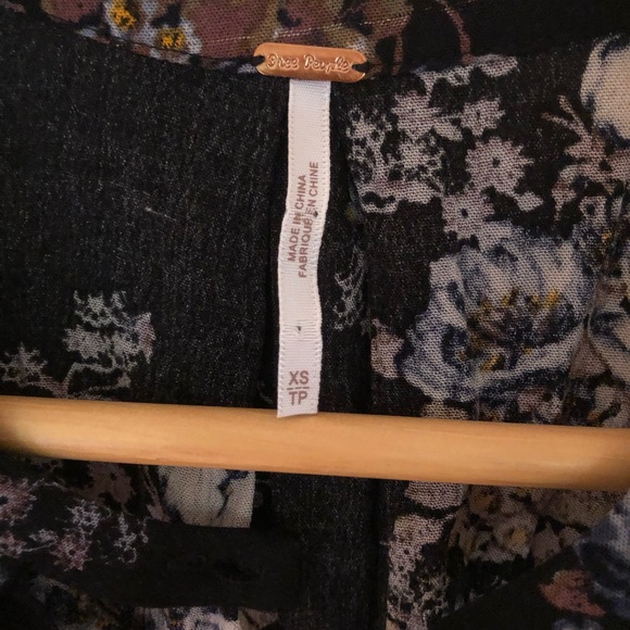 Free People xs black floral dress w/pockets - Picture 5 of 12